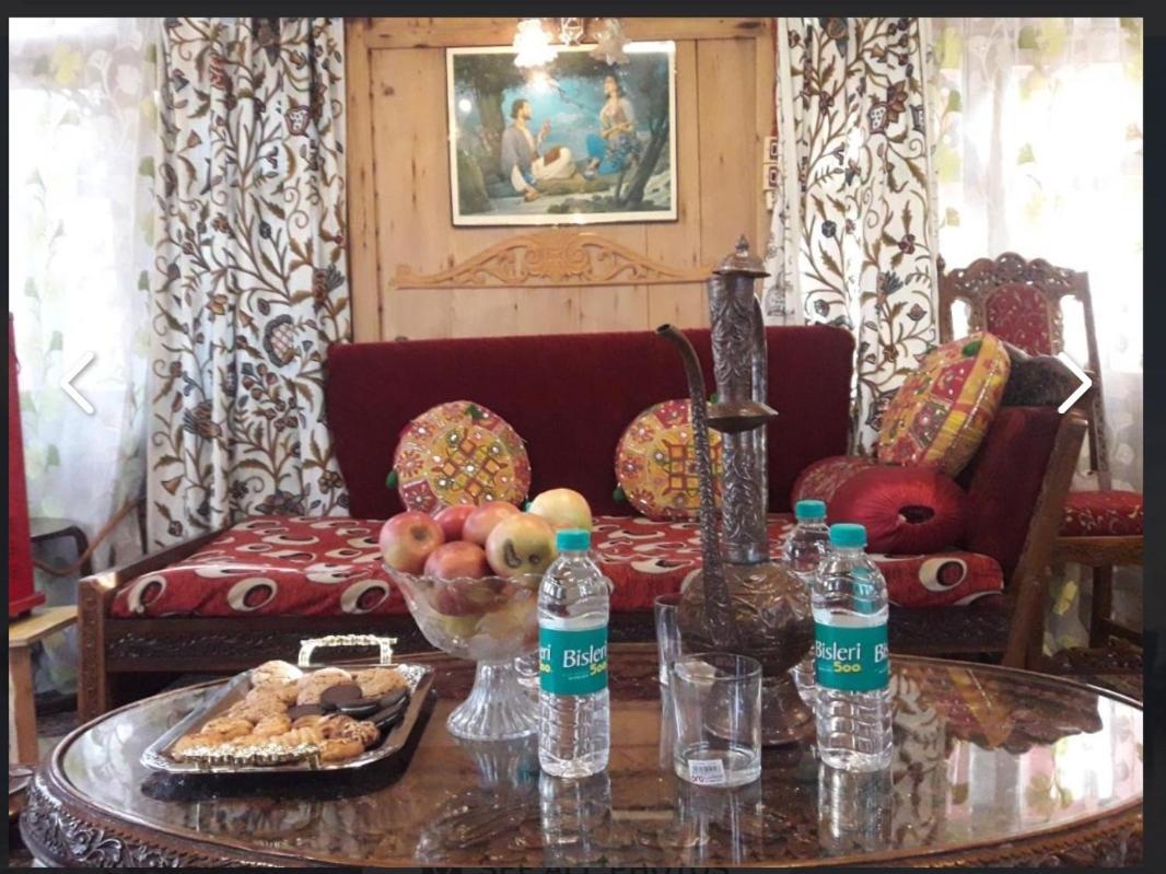 New Minar Group Of Houseboats 호텔 Srīnagar 외부 사진
