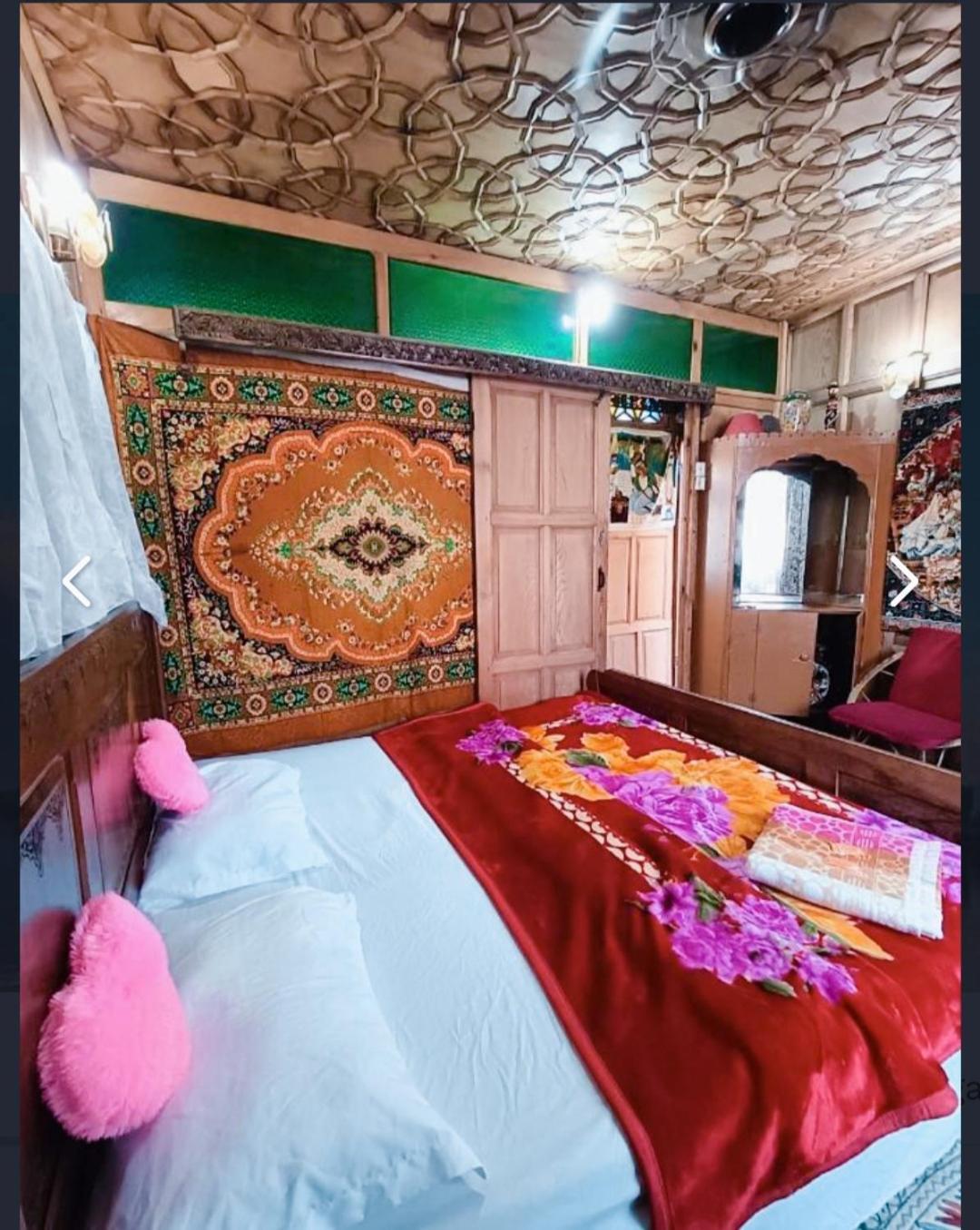 New Minar Group Of Houseboats 호텔 Srīnagar 외부 사진