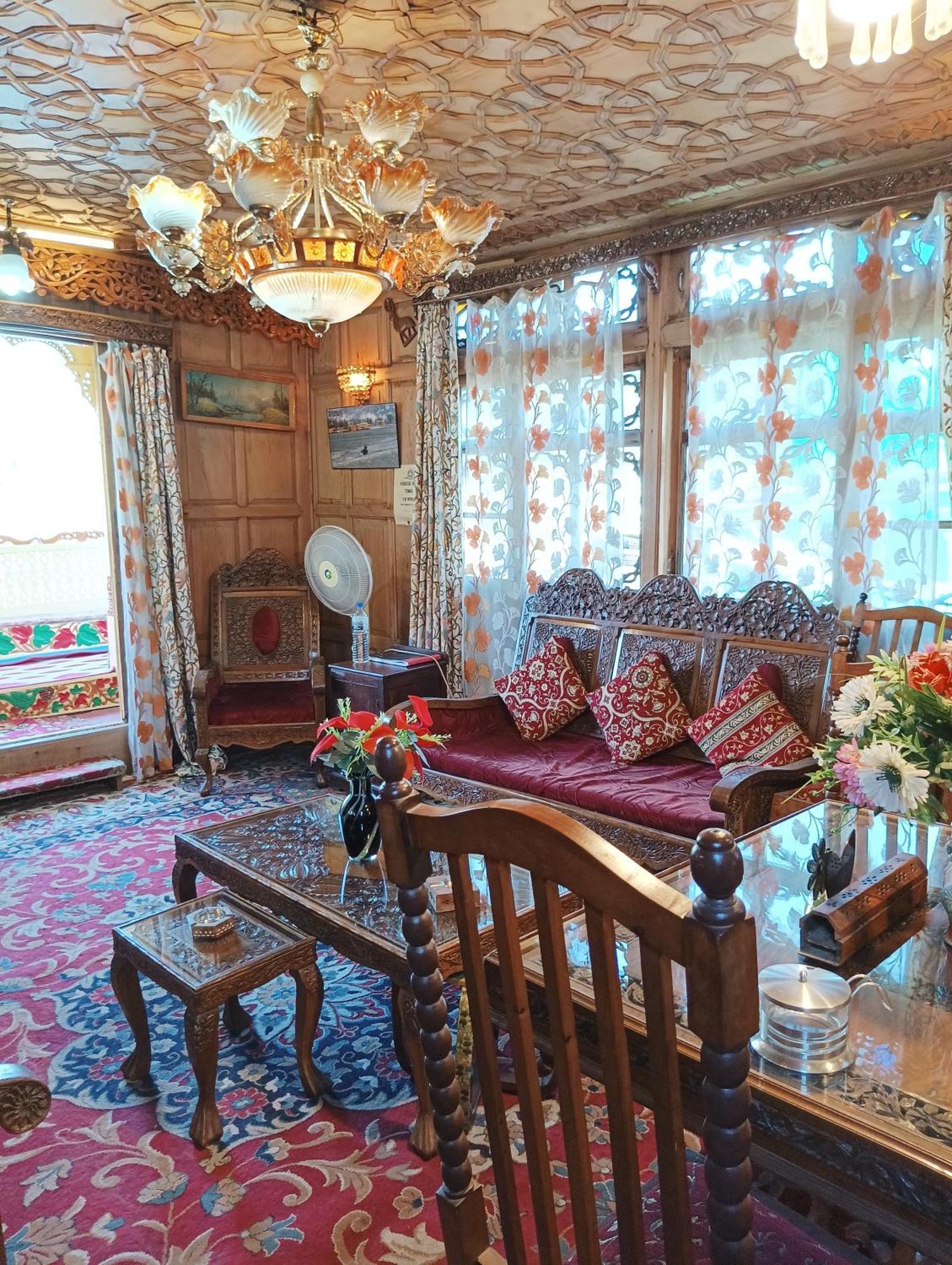 New Minar Group Of Houseboats 호텔 Srīnagar 외부 사진