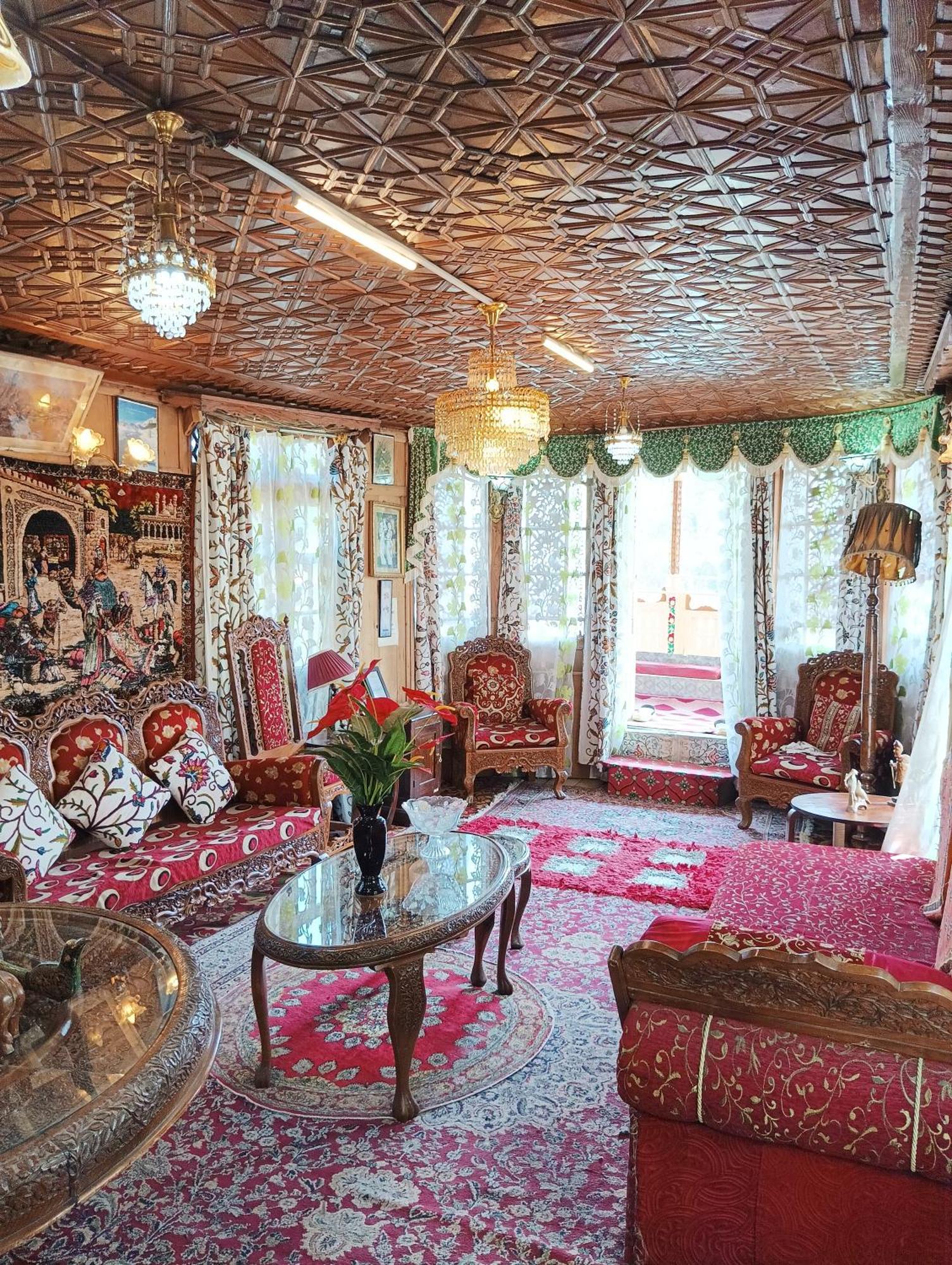 New Minar Group Of Houseboats 호텔 Srīnagar 외부 사진